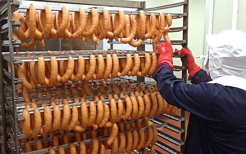 大量生产! 令人惊叹的正宗德国熏香肠制作过程 - 韩国食品工厂